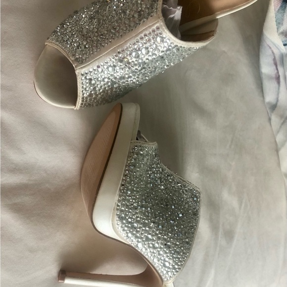 Lauren Lorraine Mimi Crystal Embellished Mule Pump - Picture 6 of 7